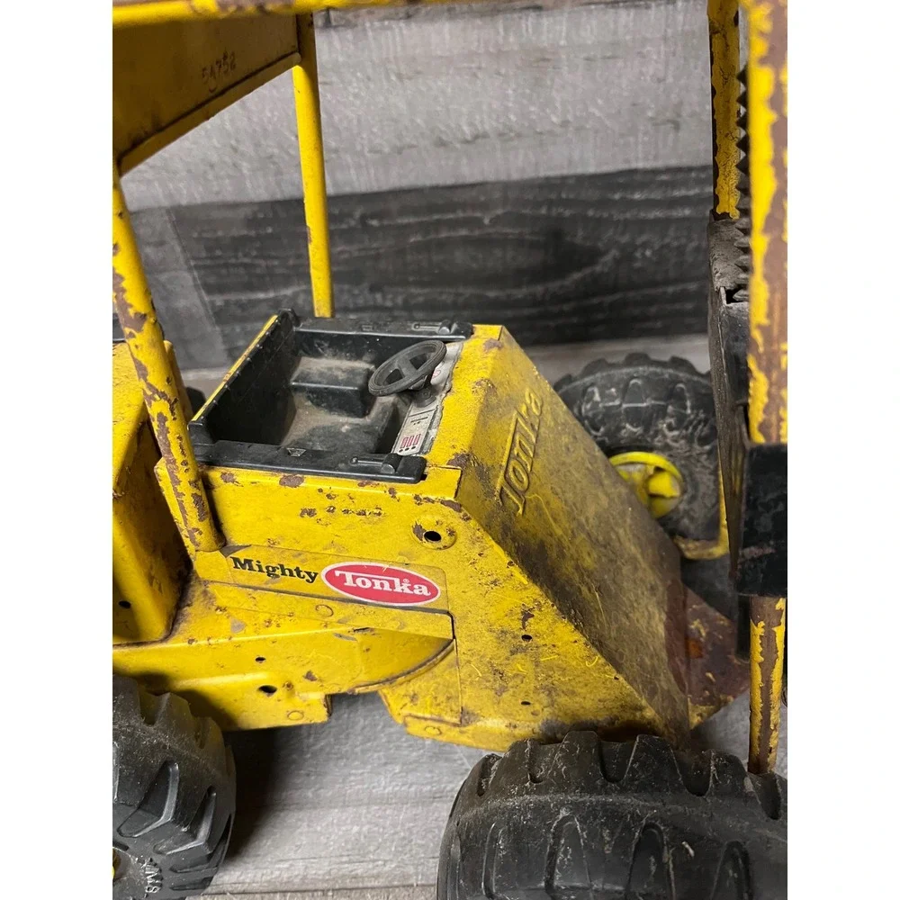 Vintage Tonka Mighty Forklift Pressed Steel Toy Construction Vehicle Yellow